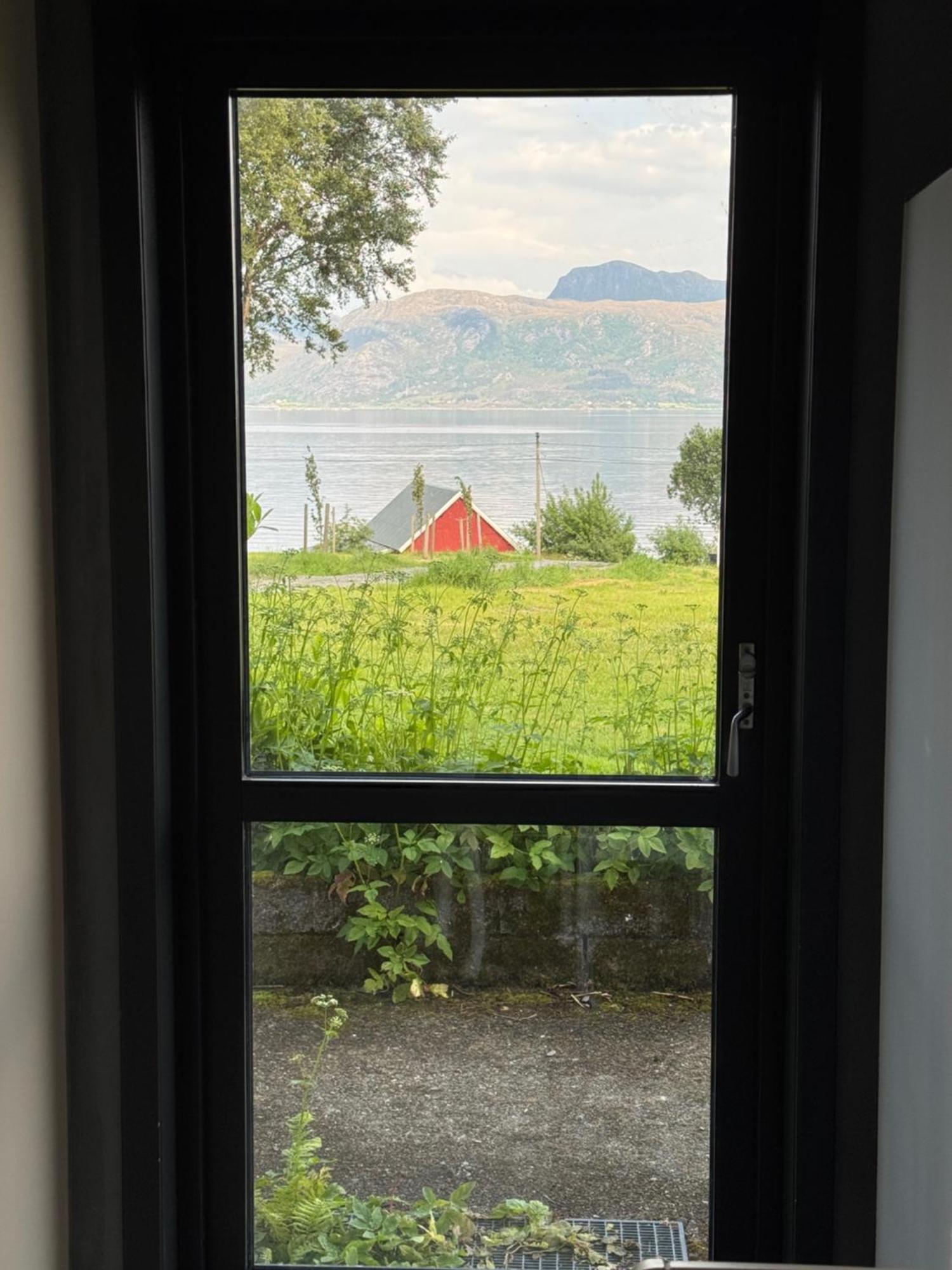 New By The Fjord Апартаменты Stadlandet